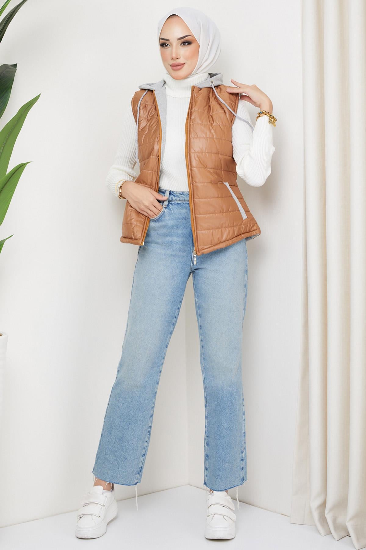 Kapüşonlu Kısa Kapitone Yelek Camel HM2293