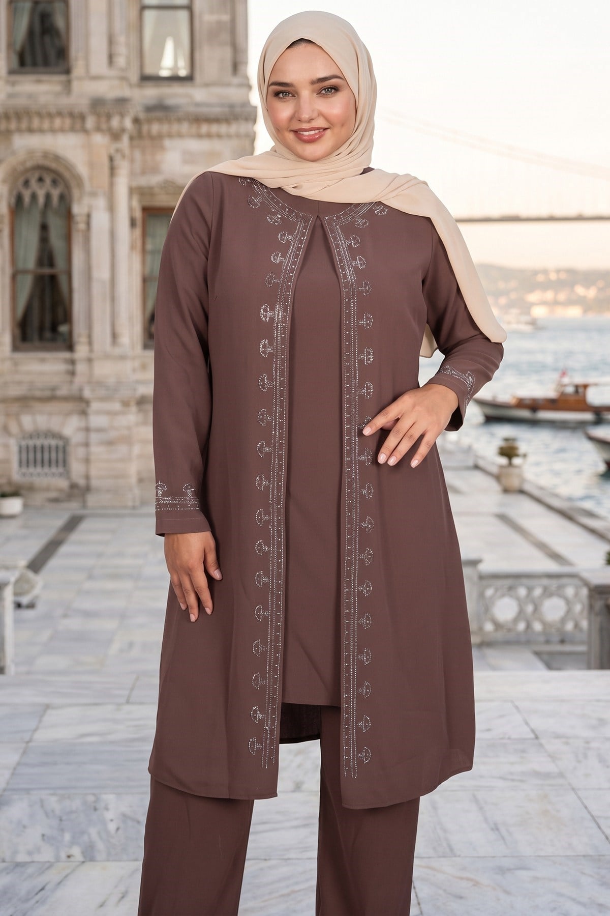 Kolları Taşlı Büyük Beden Anne Takımı Vizon HNT2101