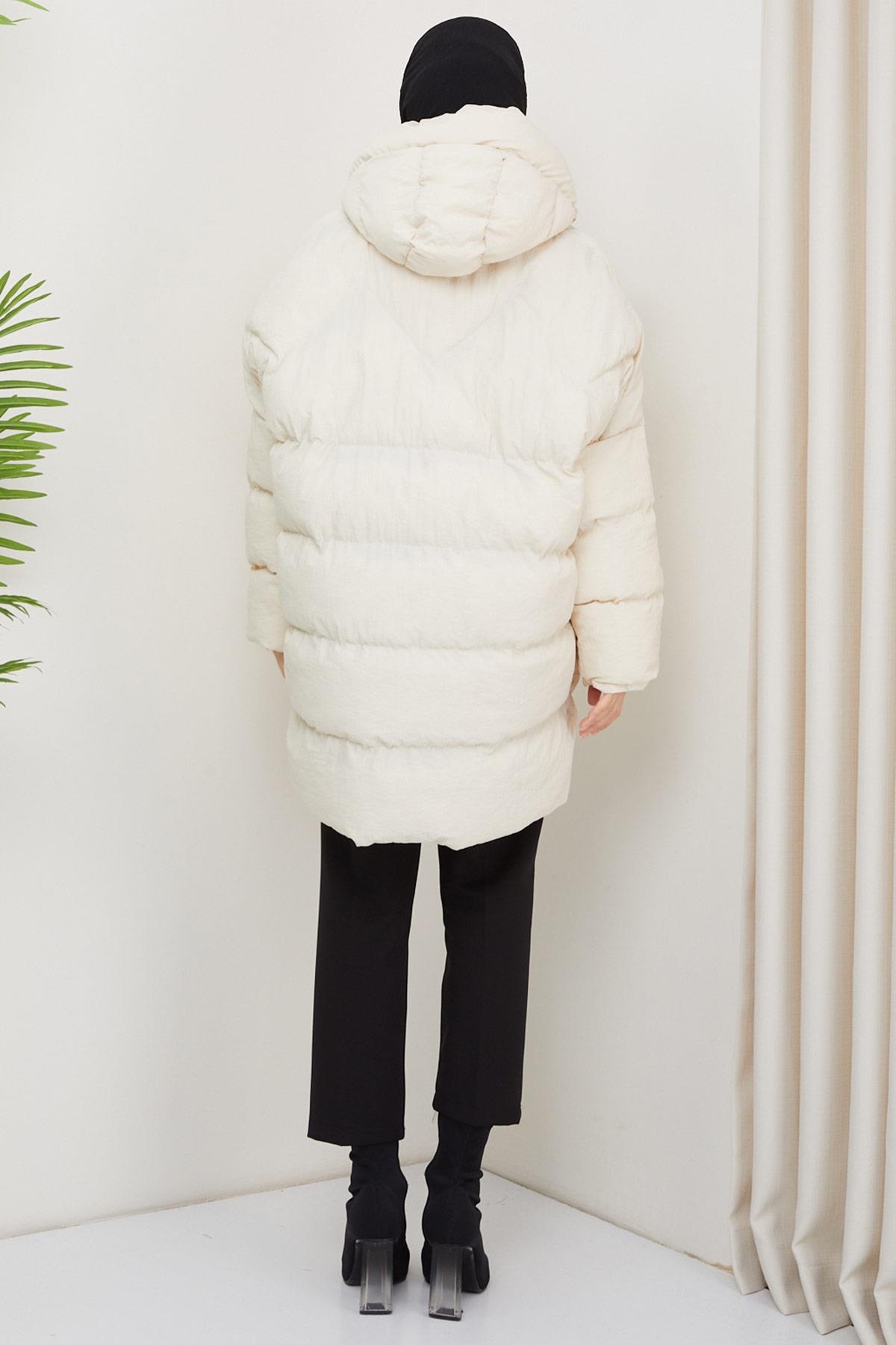 Kraşlı Oversize Dolgulu Mont Krem HM2316