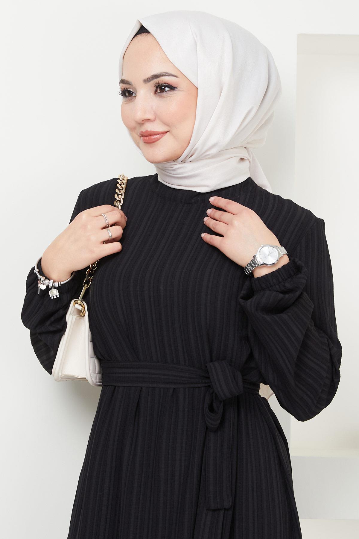Lara Kuşaklı Elbise Siyah HM2371