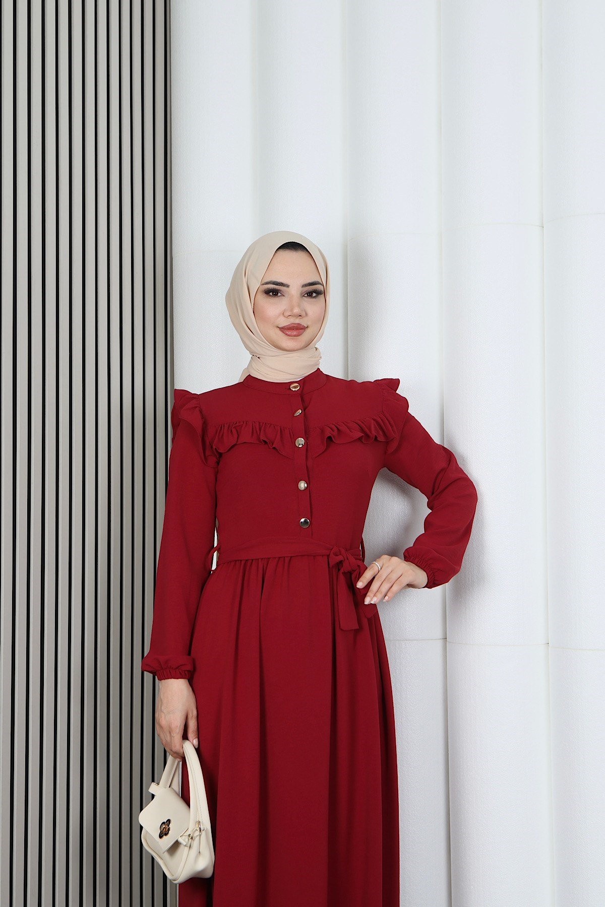 Omzu Ve Önü Fırfırlı Kuşaklı Ayrobin Tesettür Elbise Bordo  HNT7345