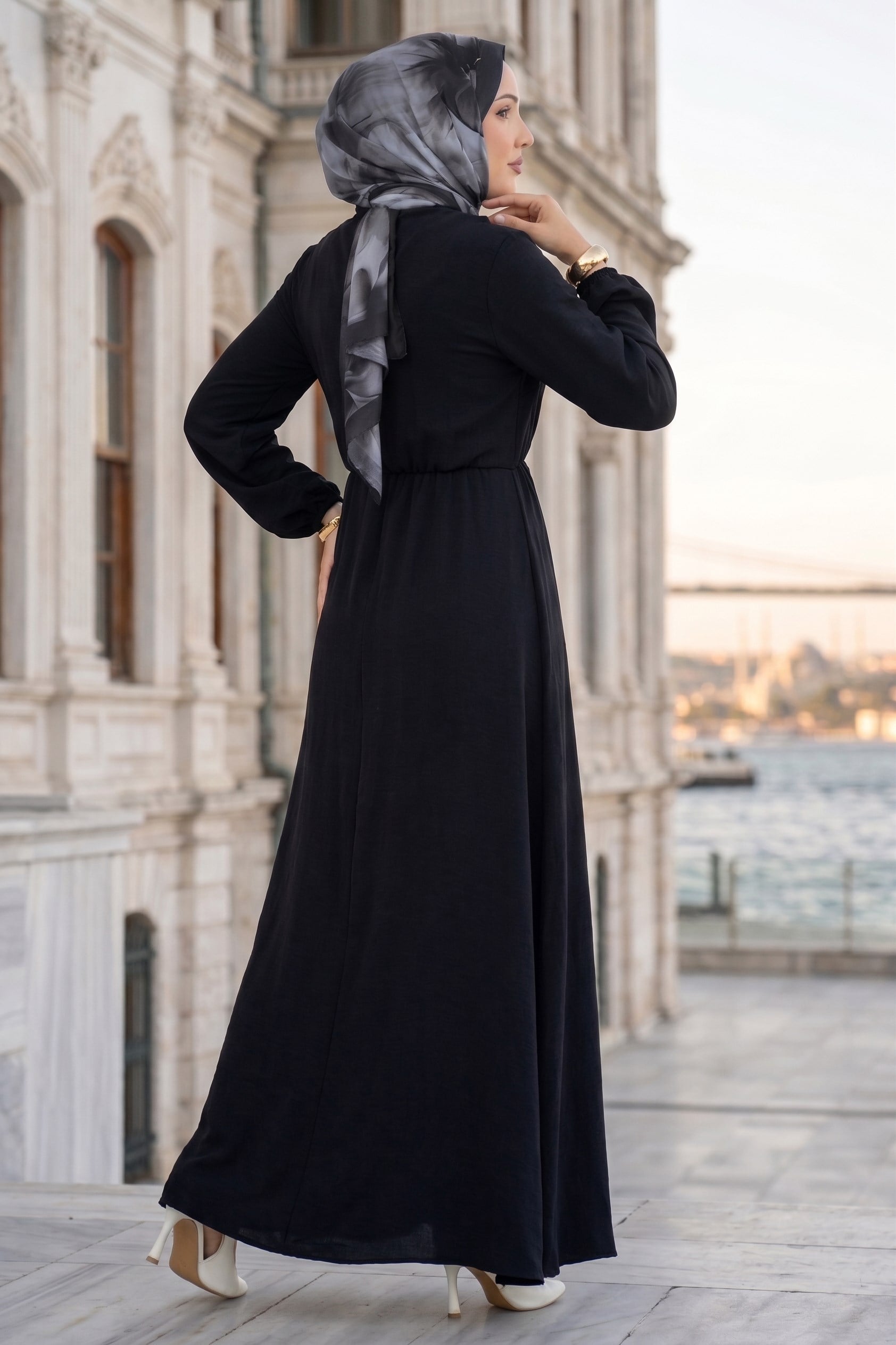Önü Kat Detaylı Ayrobin Elbise Siyah HM2951