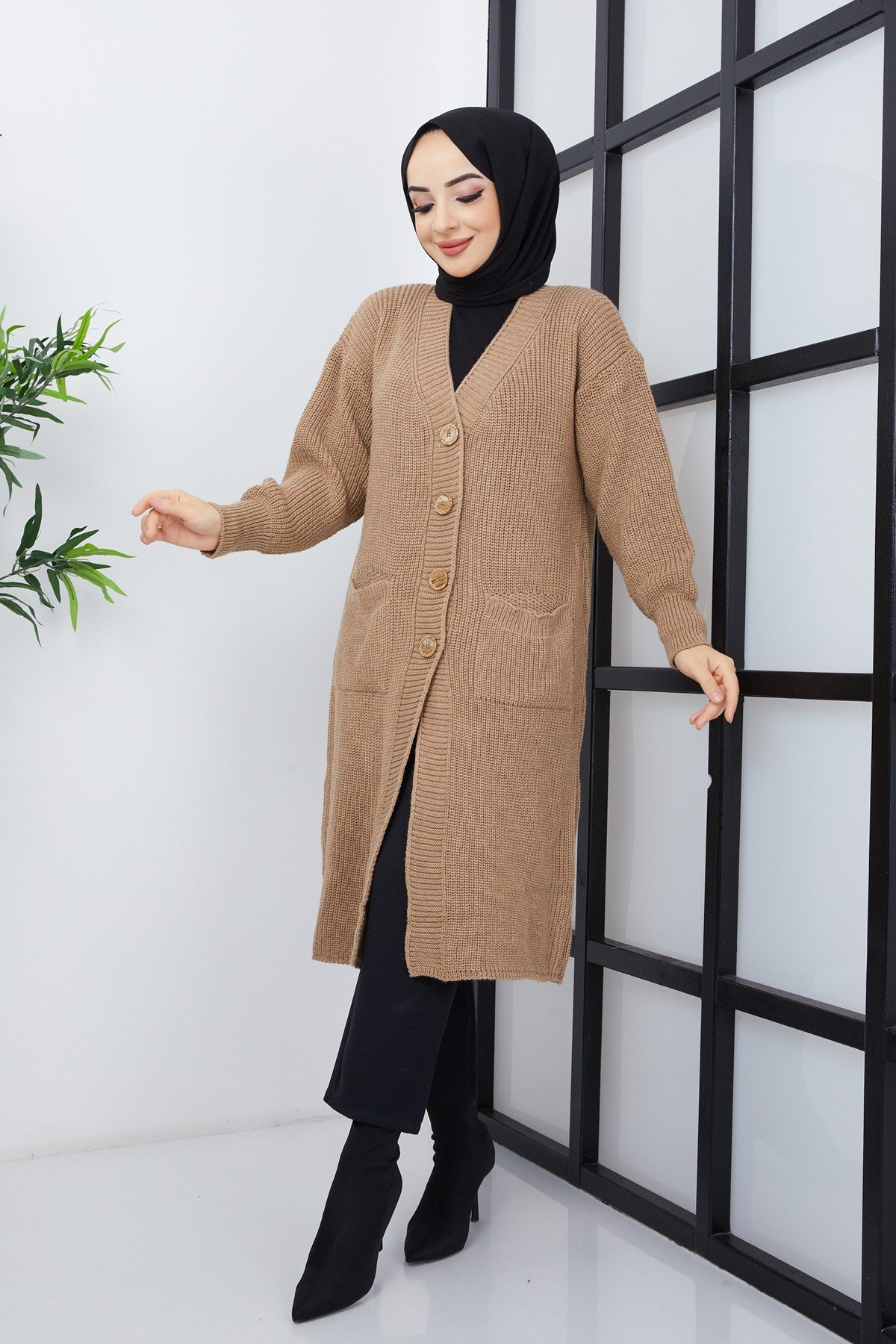 Tahta Düğmeli Triko Tesettür Hırka Camel