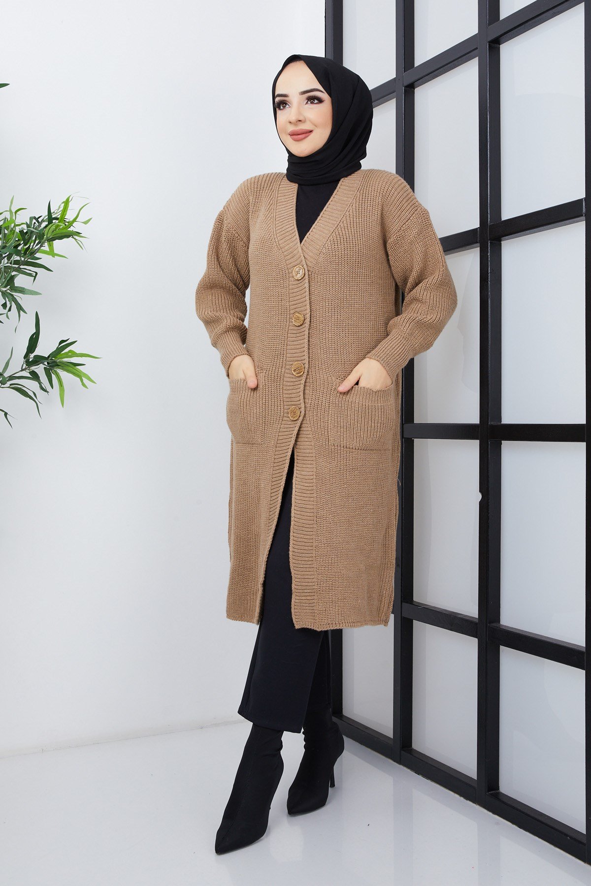 Tahta Düğmeli Triko Tesettür Hırka Camel