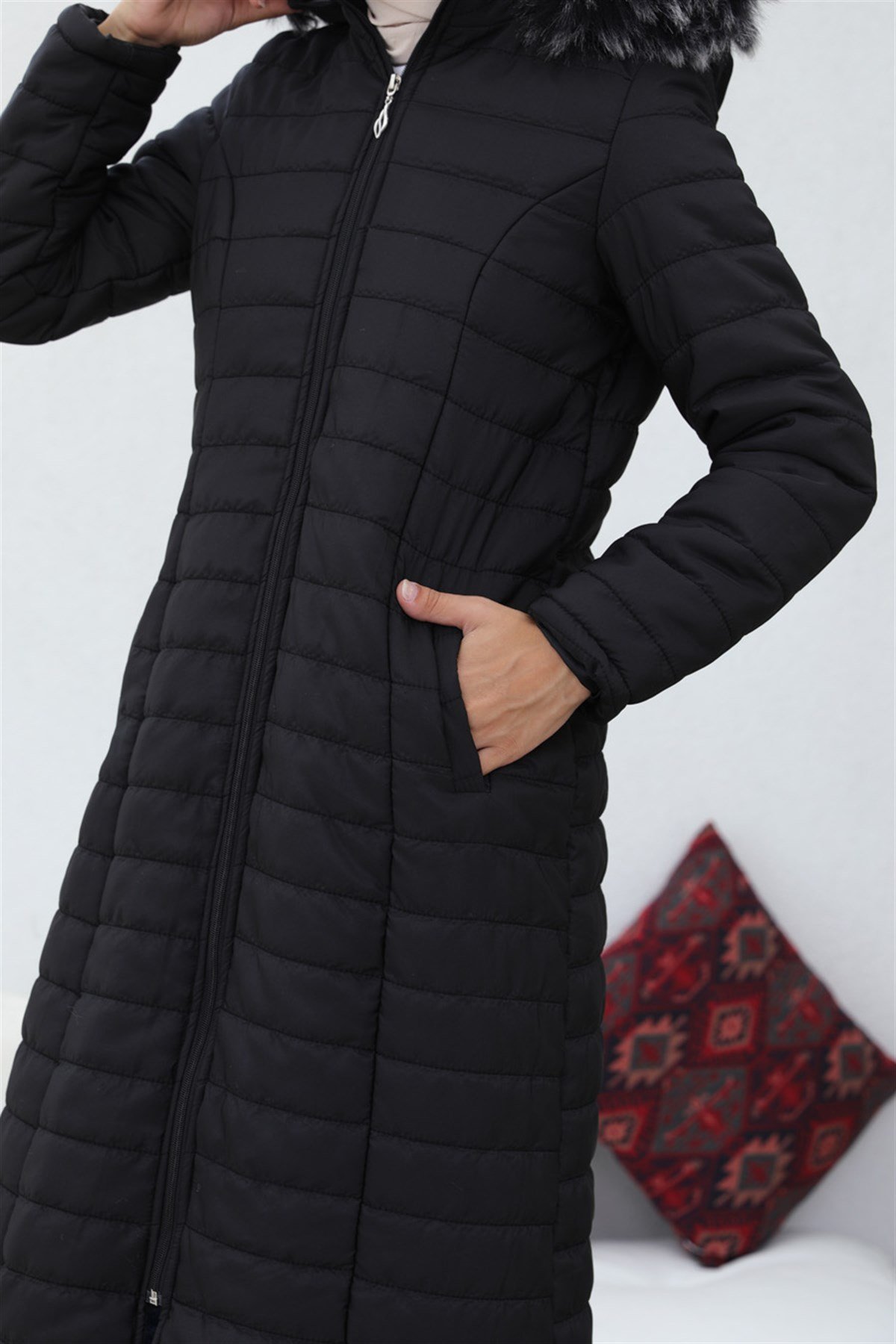 Uzun Kapüşonlu Şişme Mont Siyah