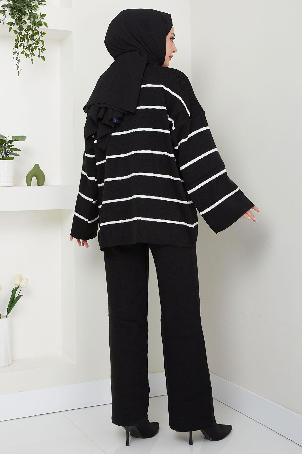 Yarım Balıkçı Yaka Çizgili Triko Takım Siyah HM2553
