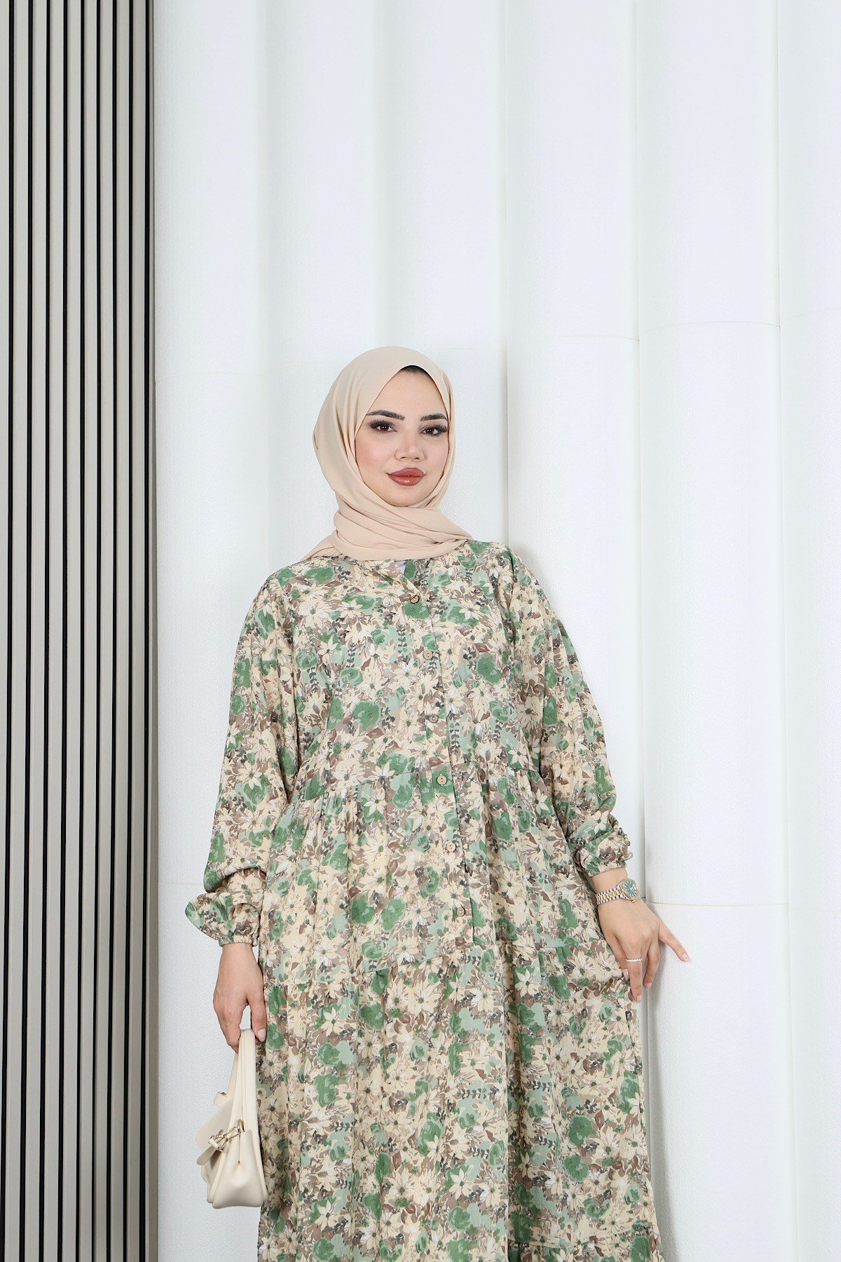 Yarım Pat  Düğmeli Papatya  Desenli Modal Kumaş Elbise Yeşil   HNT2129