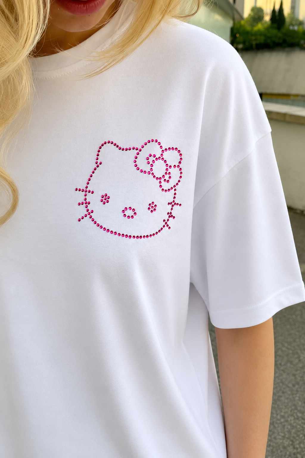 Beyaz Taşlı Hello Kitty Premium Oversize T-shirt