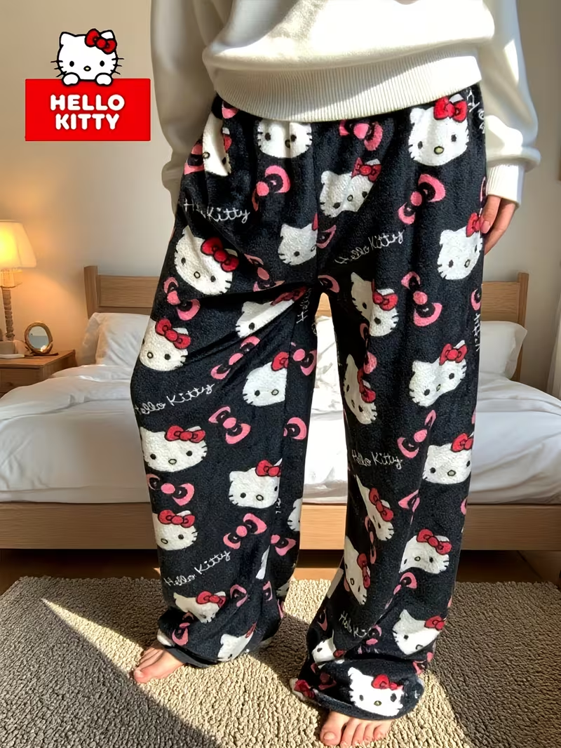 Hello Kitty Siyah Peluş Pijama