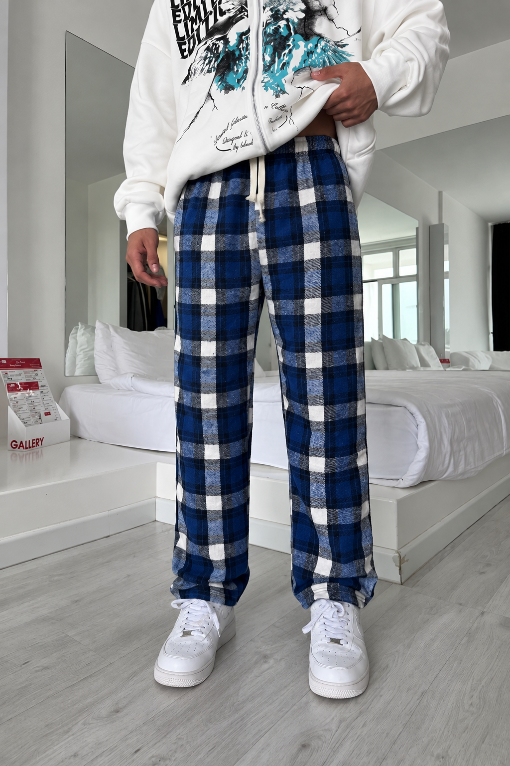 Outlet Mavi Beyaz Ekose Eşofman Altı