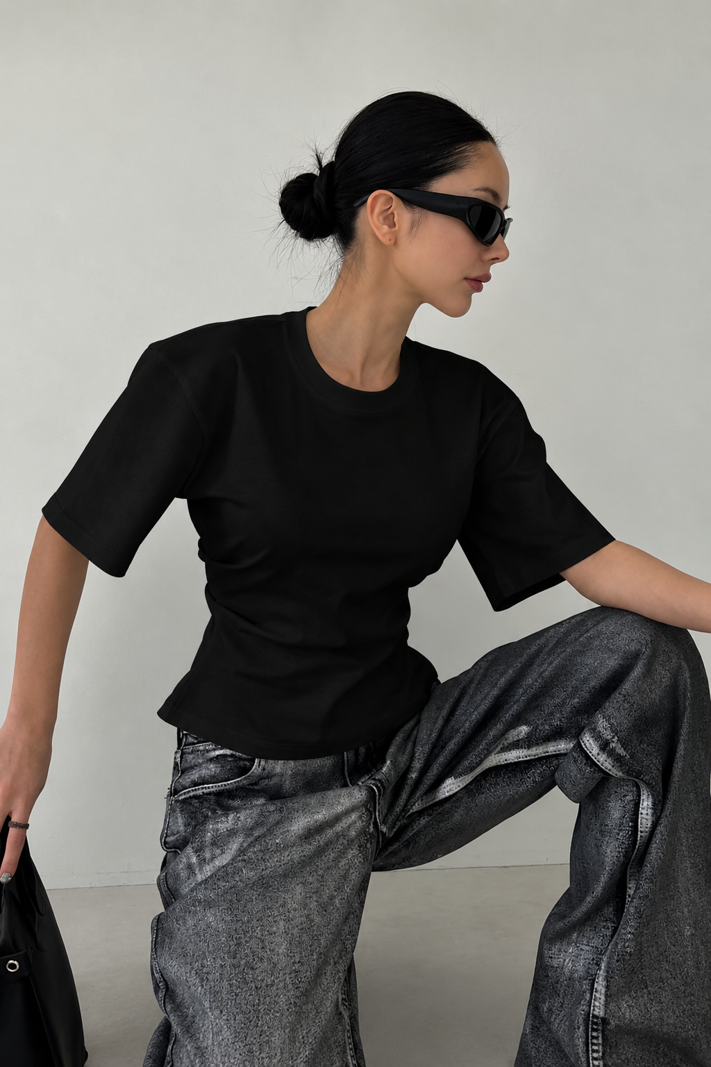Siyah Chic Yırtmaç Detaylı Bluz