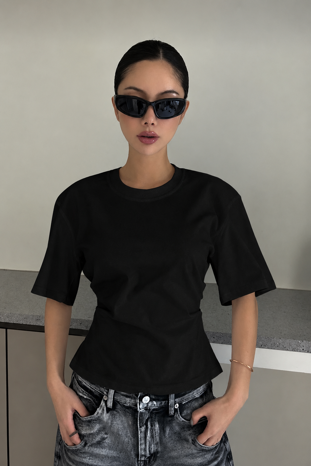 Siyah Chic Yırtmaç Detaylı Bluz