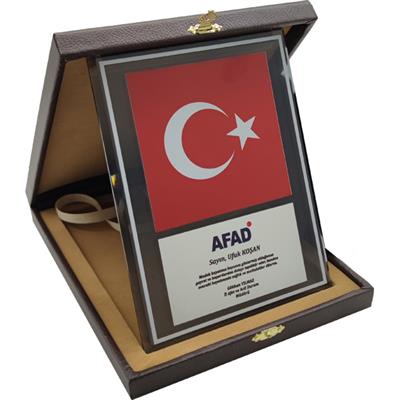 Deri Kutulu Kristal Plaket M3
