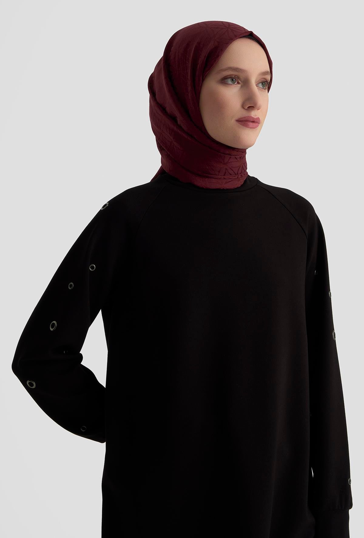 -ARMİNE TREND Kolları Kuşgözü Detaylı Tunik Siyah 25KT431