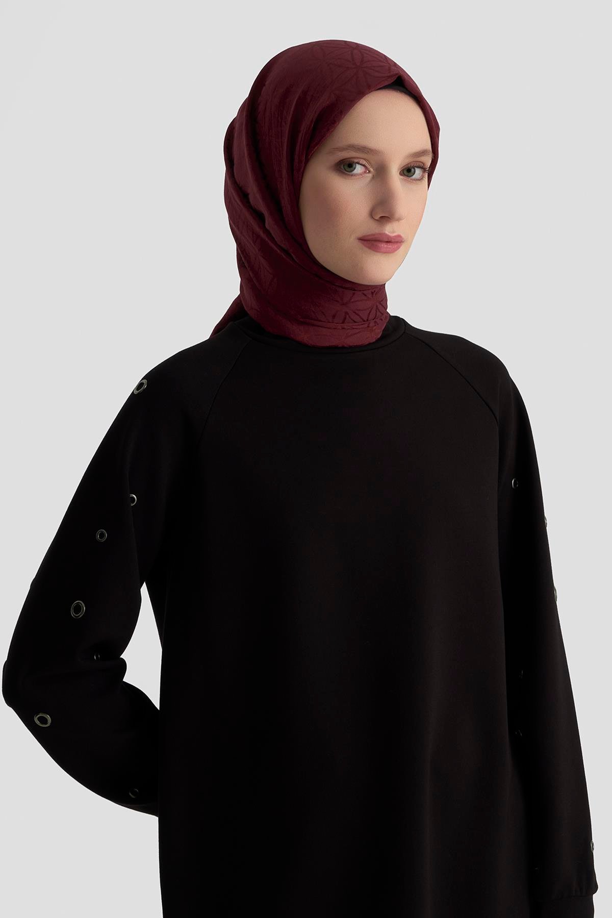 -ARMİNE TREND Kolları Kuşgözü Detaylı Tunik Siyah 25KT431