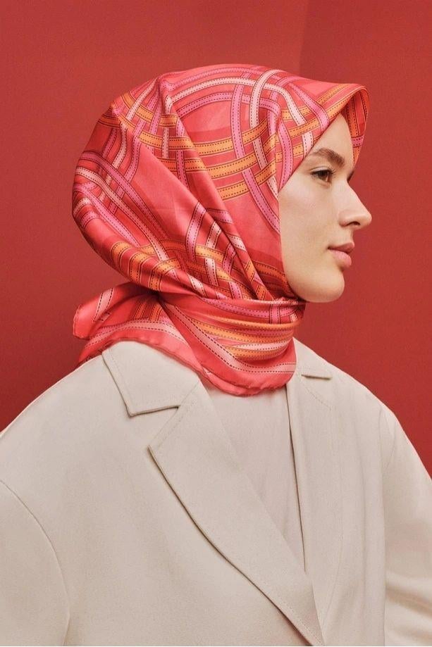 Armine Desenli Saf İpek Sura Eşarp 9333-38