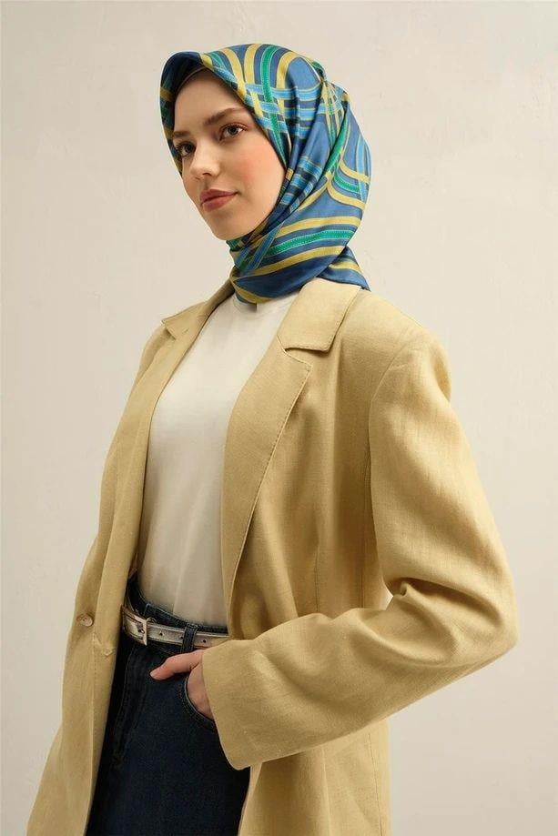 Armine Desenli Saf İpek Sura Eşarp 9333-80