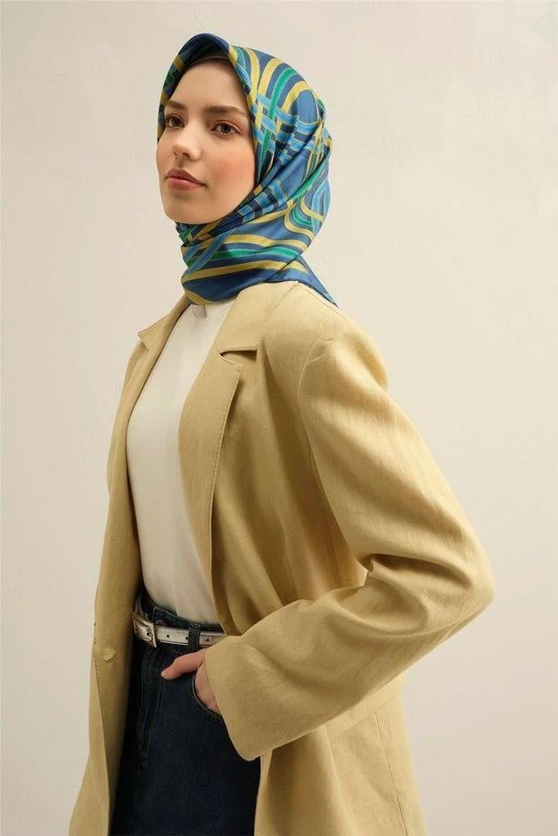 Armine Desenli Saf İpek Sura Eşarp 9333-80
