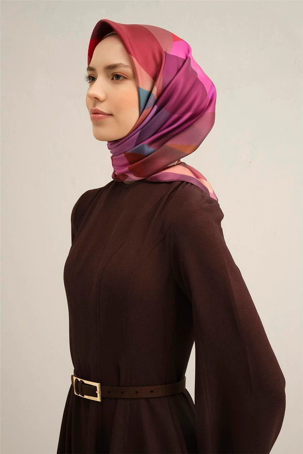 Armine Desenli Saf İpek Twill Eşarp 9331--31