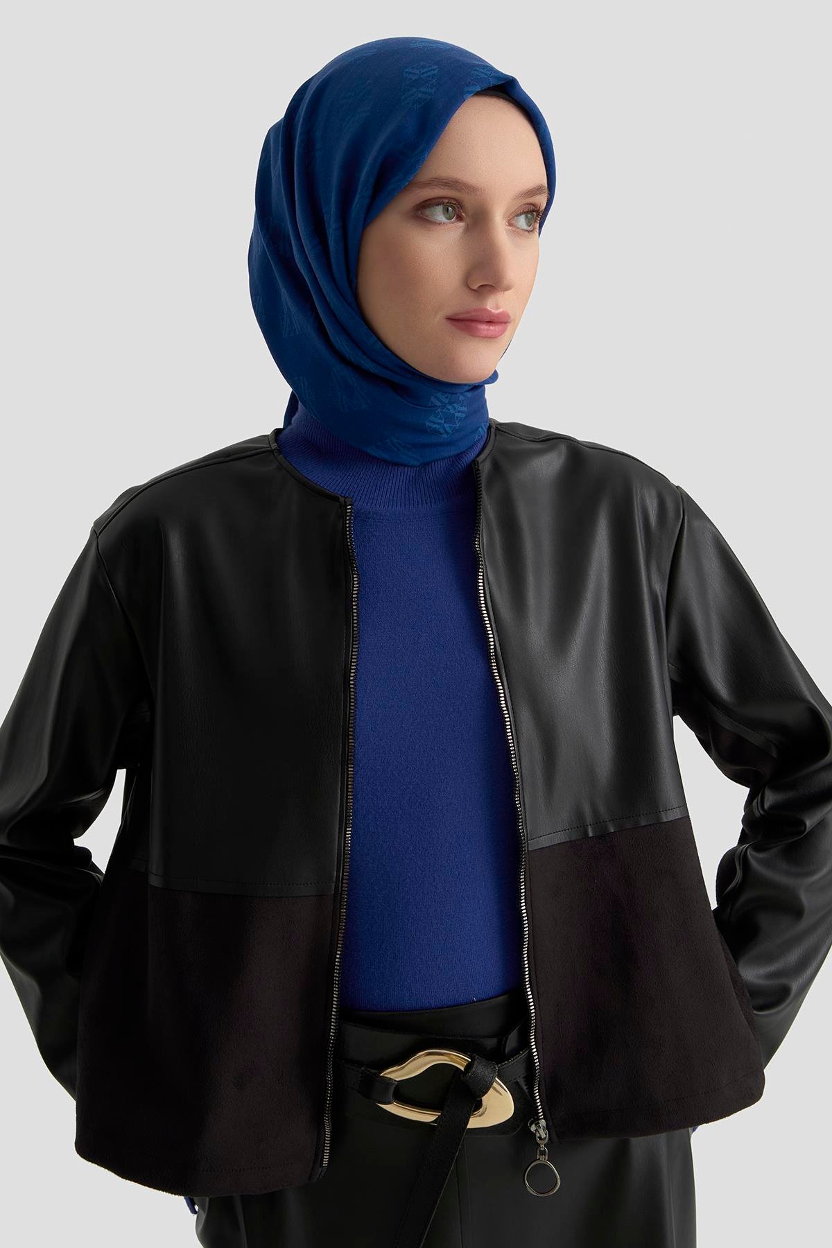 ARMİNE TREND Etek Ucu Lastikli Fermuarlı Deri Etekli Takım Siyah 25KT632