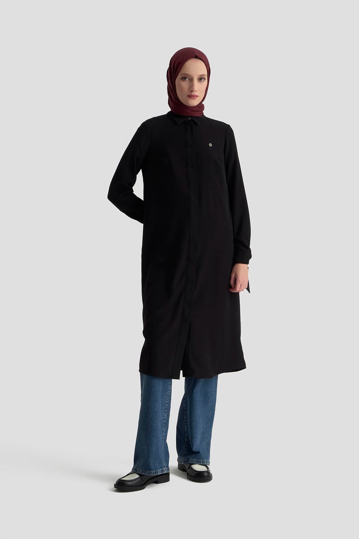 ARMİNE TREND Gizli Düğmeli Kol Detaylı Gömlek Yakalı Tunik Siyah 25YT4158