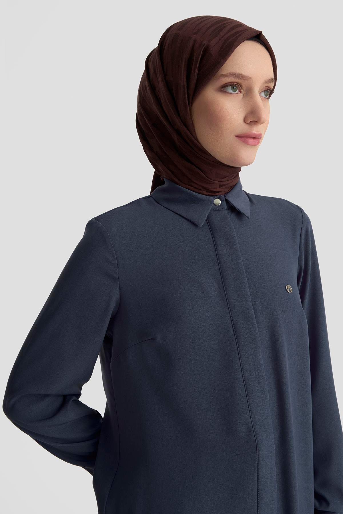 ARMİNE TREND Gizli Düğmeli Kol Detaylı Gömlek Yakalı Tunik İndigo 25YT4158