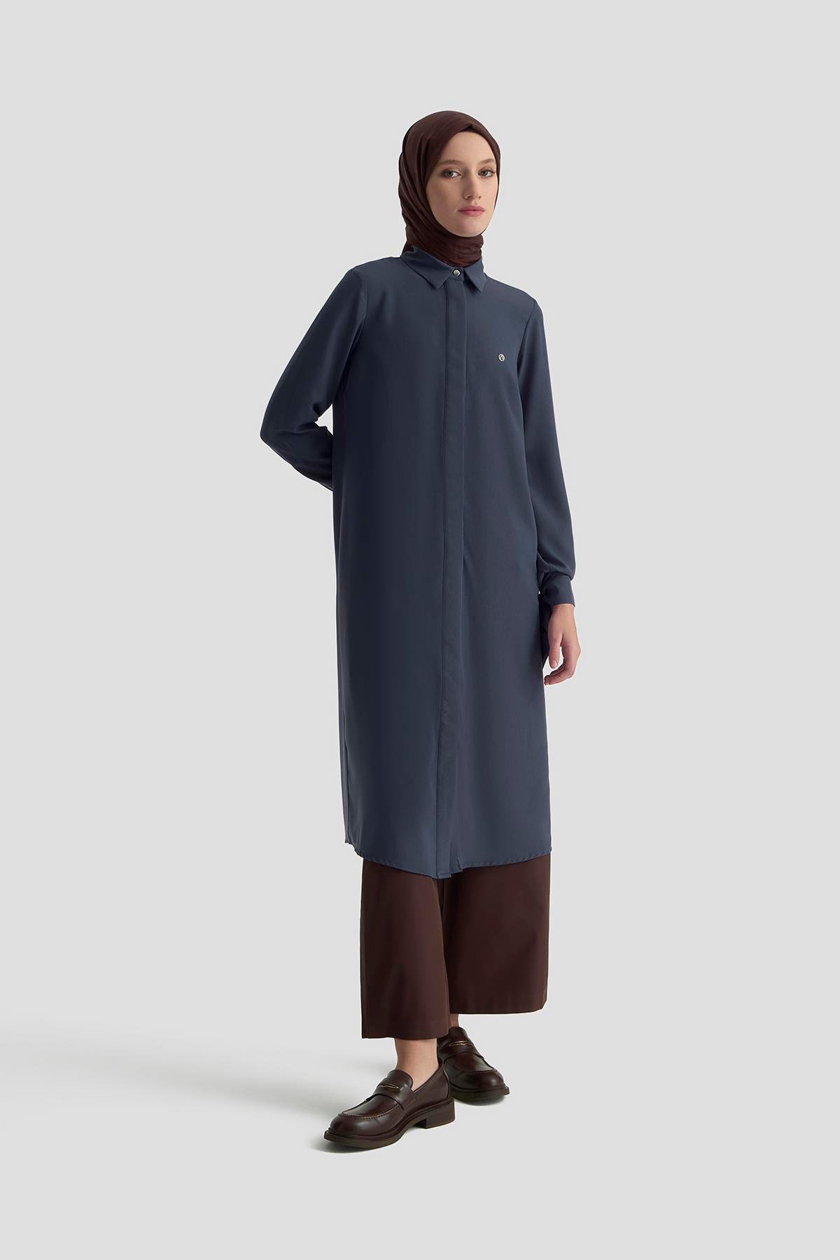 ARMİNE TREND Gizli Düğmeli Kol Detaylı Gömlek Yakalı Tunik İndigo 25YT4158