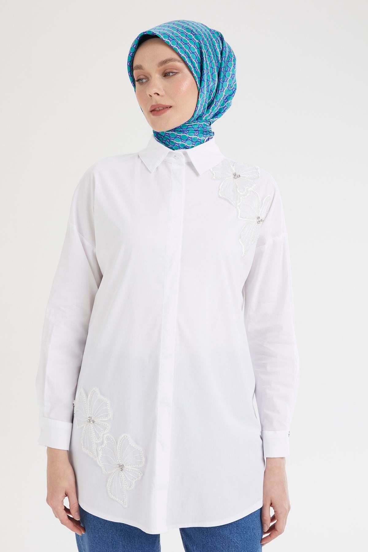 ARMİNE TREND Gömlek Yaka Çiçek Taş Desenli Tunik-Ekru 25YT312