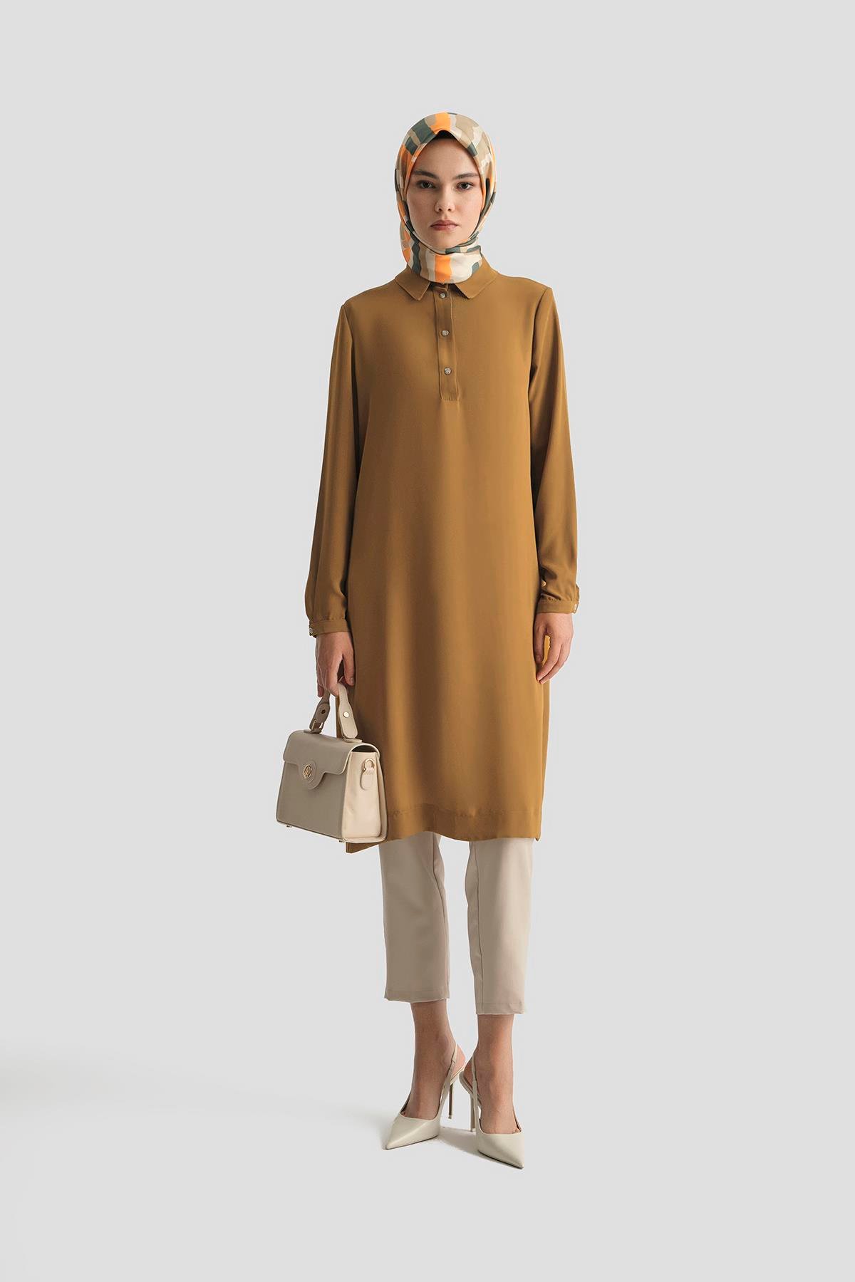 ARMİNE TREND Gömlek Yaka Yakası Düğmeli Tunik-Camel 25YT4149