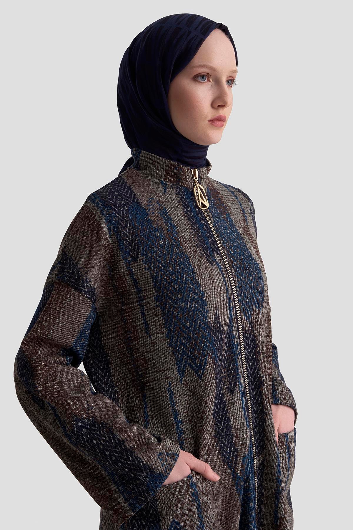 ARMİNE TREND Kendinden Desenli Sim Detaylı Boydan Fermuarlı Cepli Giyçık Lacivert 25KT547