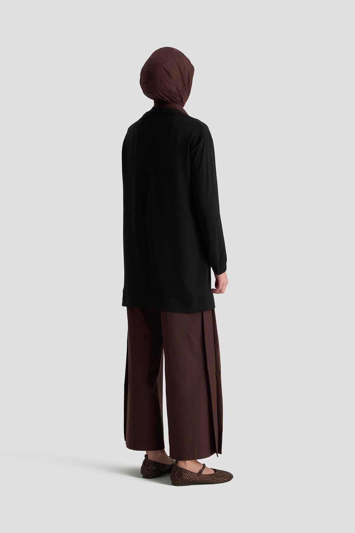 ARMİNE TREND Kolları Lastikli Aksesuar Detaylı Bisiklet Yaka Tunik 25YT415 Siyah