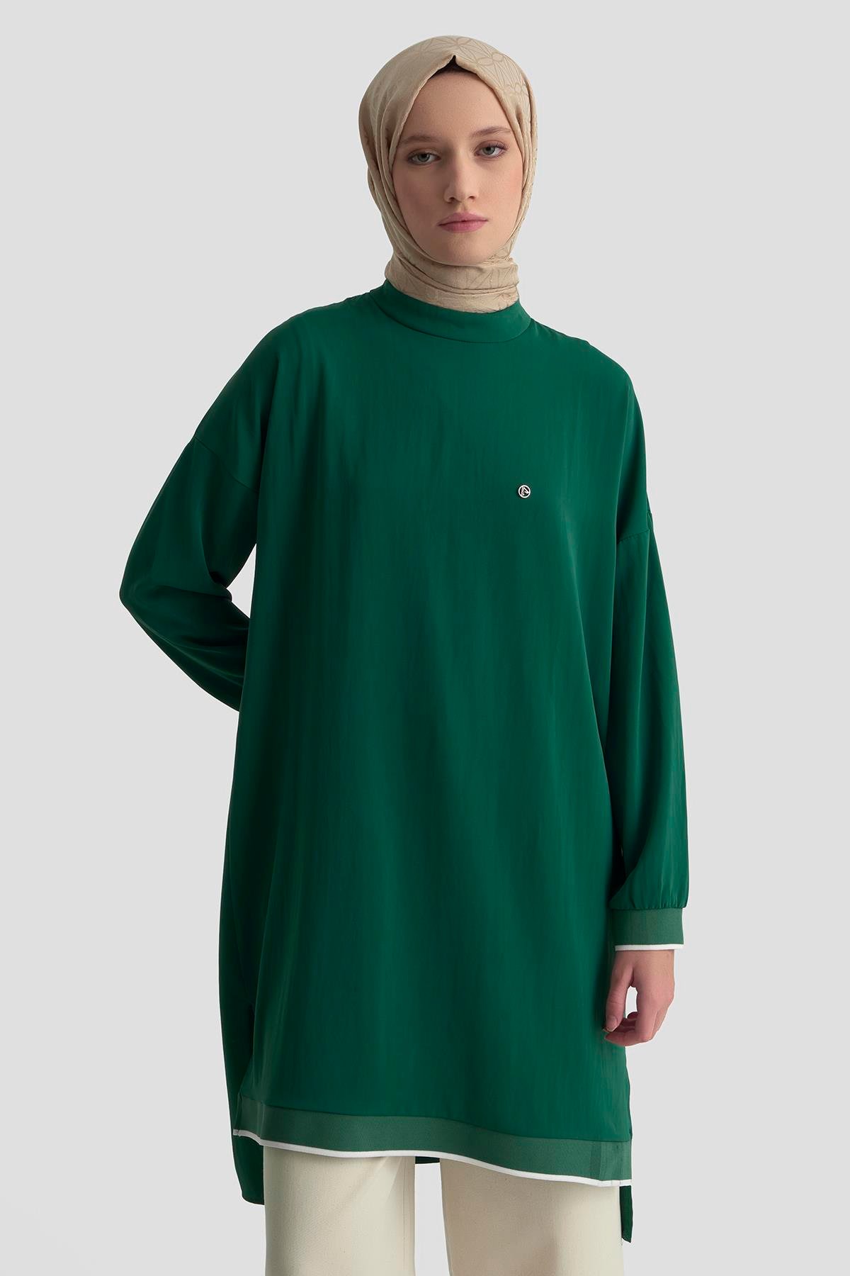 ARMİNE TREND Kolları Ribanalı Arkadan Uzatmalı Basic Tunik-Zümrüt 25YT449
