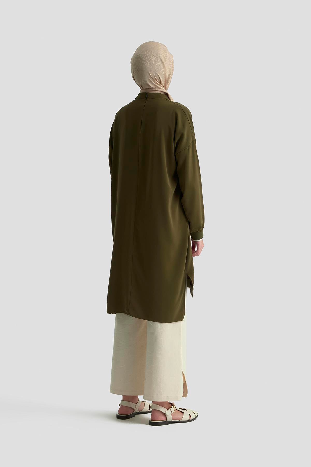 ARMİNE TREND Kolları Ribanalı Arkadan Uzatmalı Basic Tunik-Haki 25YT449
