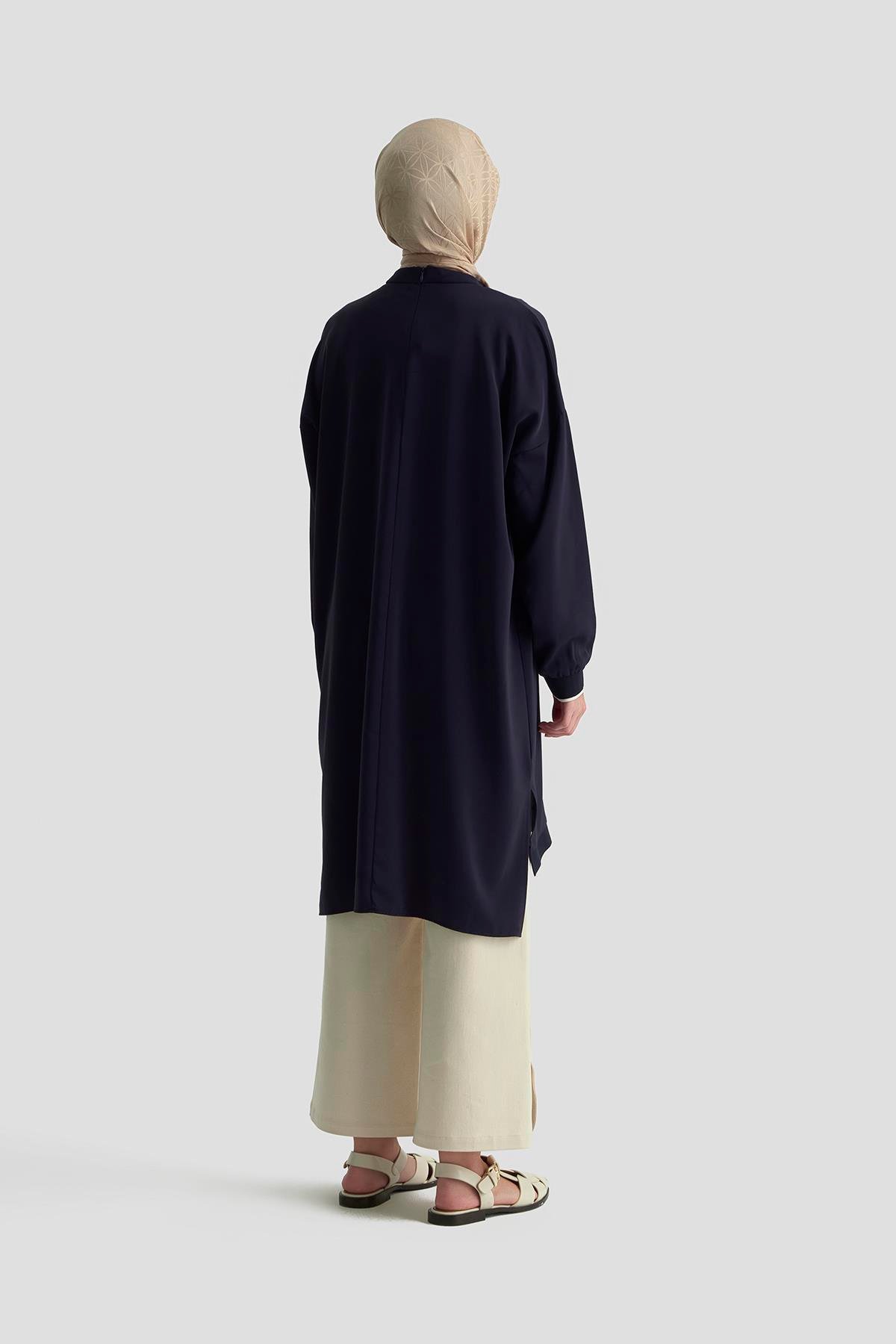ARMİNE TREND Kolları Ribanalı Arkadan Uzatmalı Basic Tunik-Lacivert 25YT449
