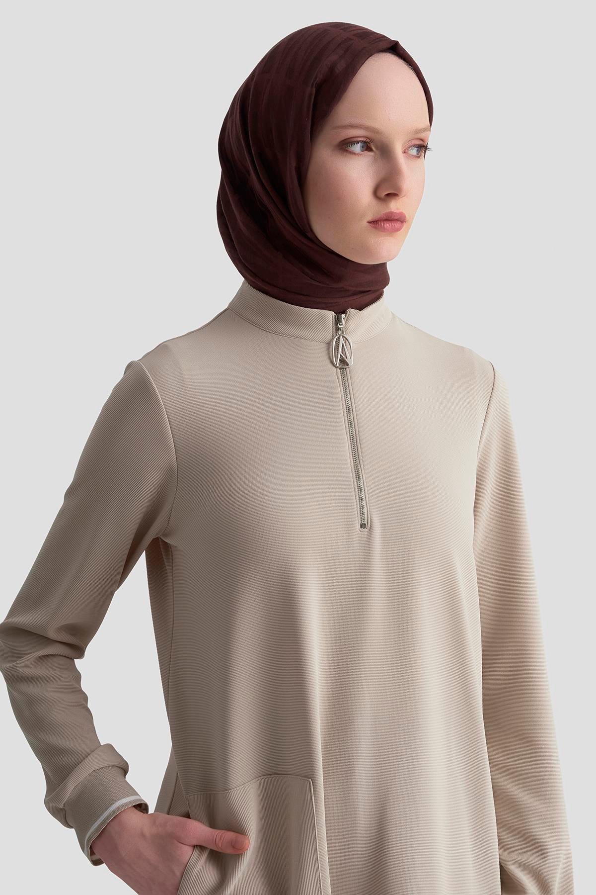 ARMİNE TREND Kolları Ribanalı Yarım Fermuarlı Tunik Bej 25KT443