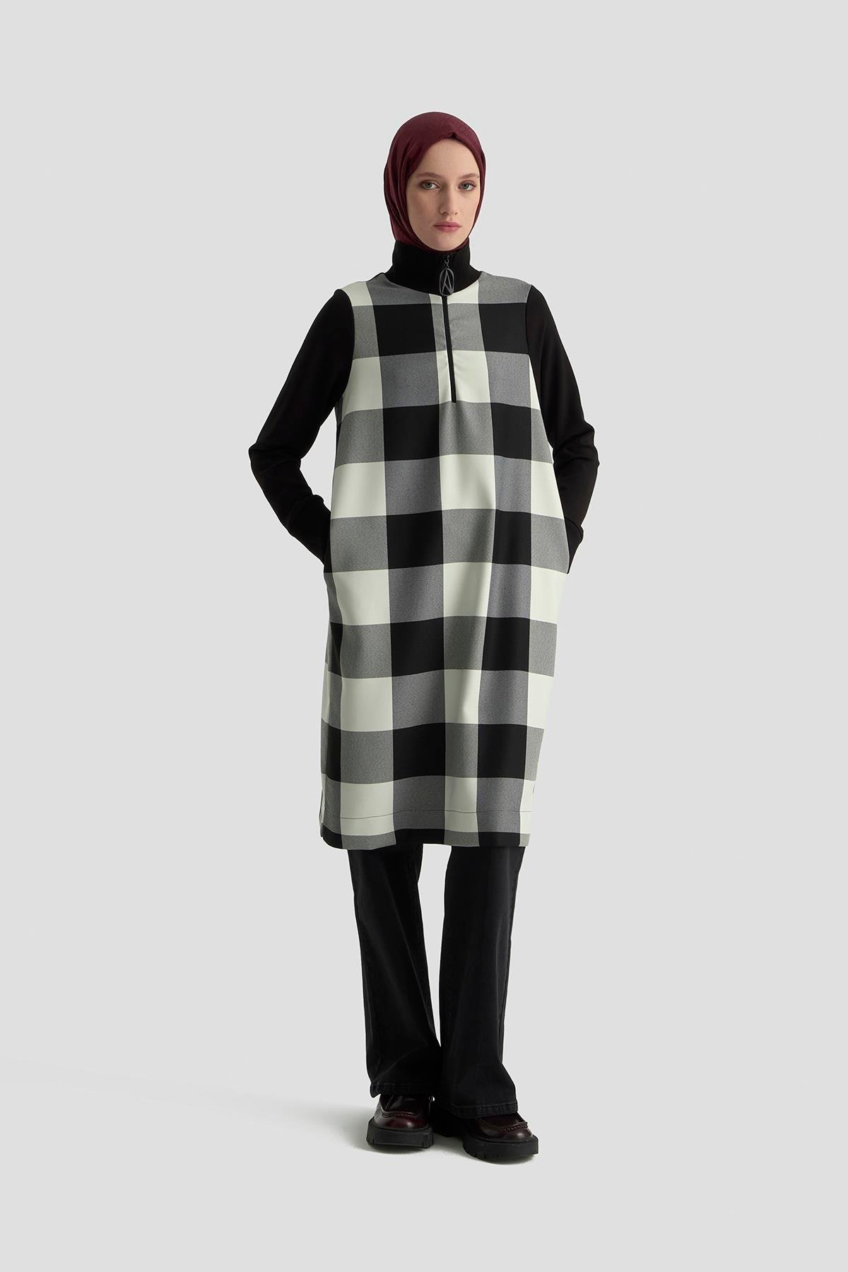 ARMİNE TREND Kolları ve Yakası Ribanalı Yarım Fermuarlı Tunik Siyah 25KT441
