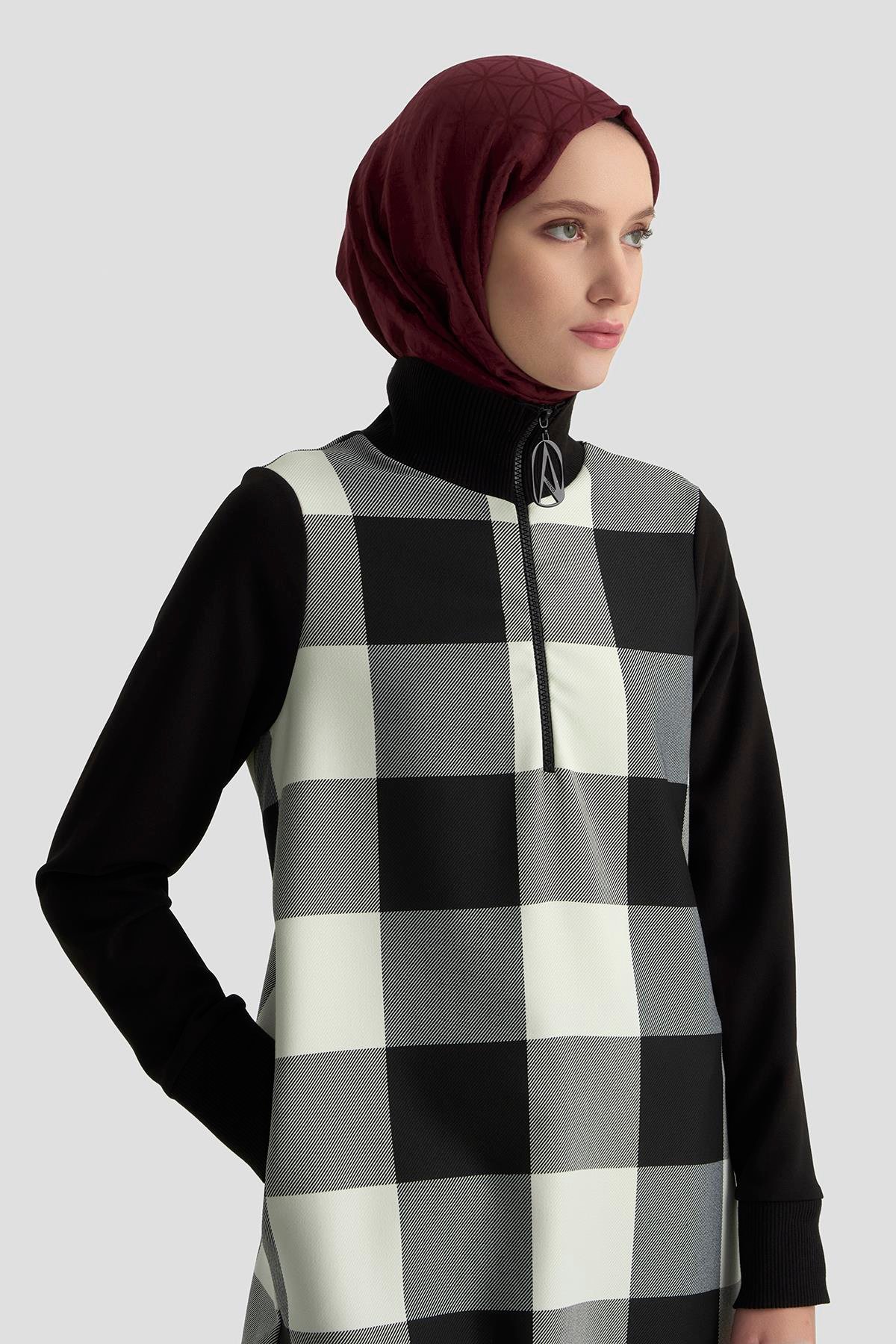 ARMİNE TREND Kolları ve Yakası Ribanalı Yarım Fermuarlı Tunik Siyah 25KT441