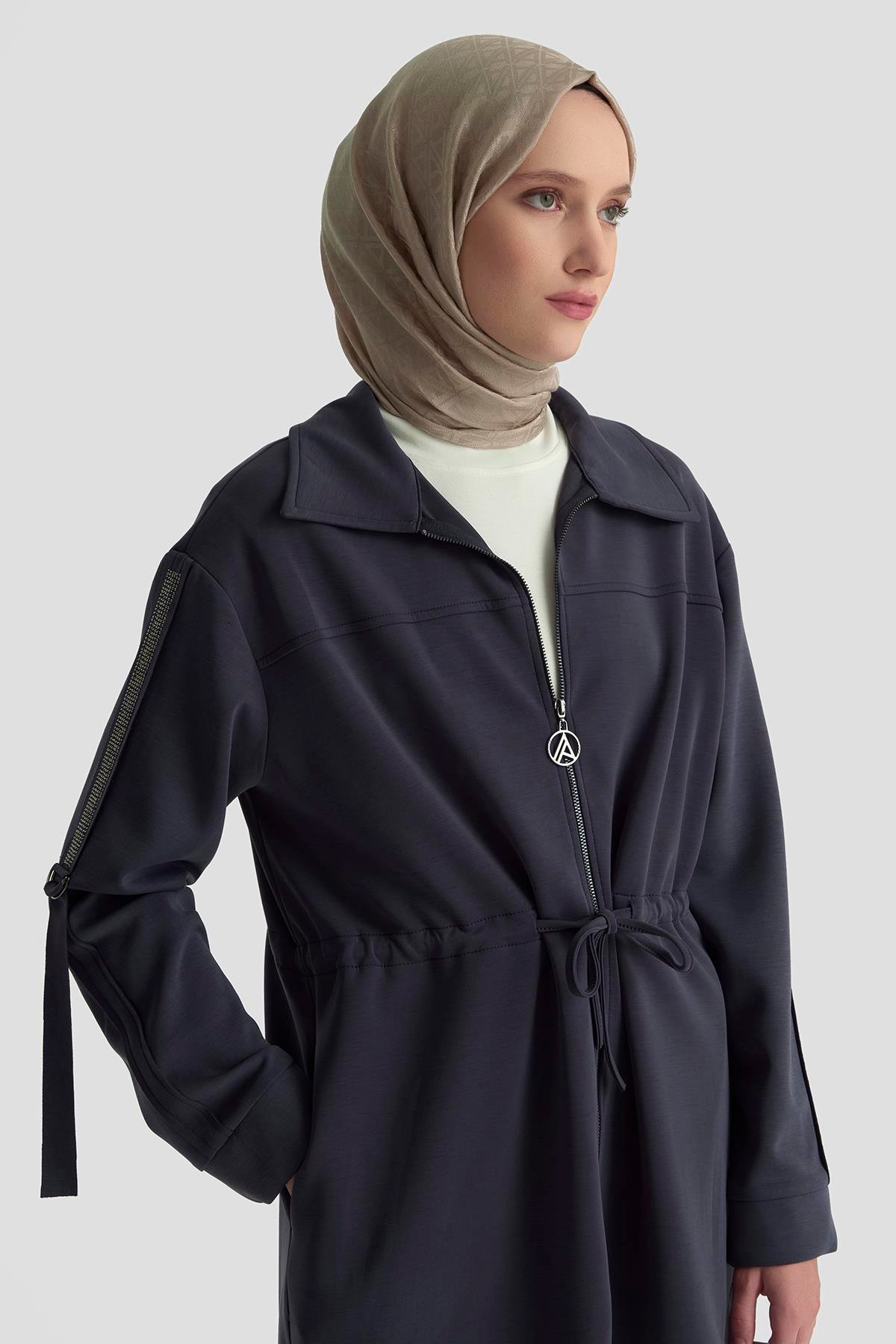 ARMİNE TREND Kolu Taş Detaylı Beli Lastikli Fermuarlı Pantolonlu İkili Takım Lacivert 25KT604