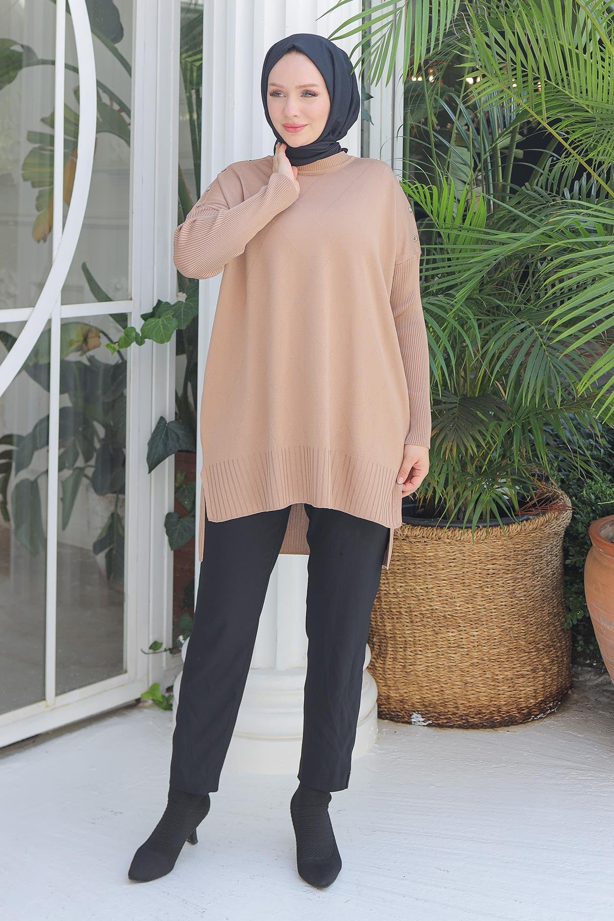 ARMİNE TREND Omuzları Düğme Detaylı Triko Tunik-Latte 24KTD407