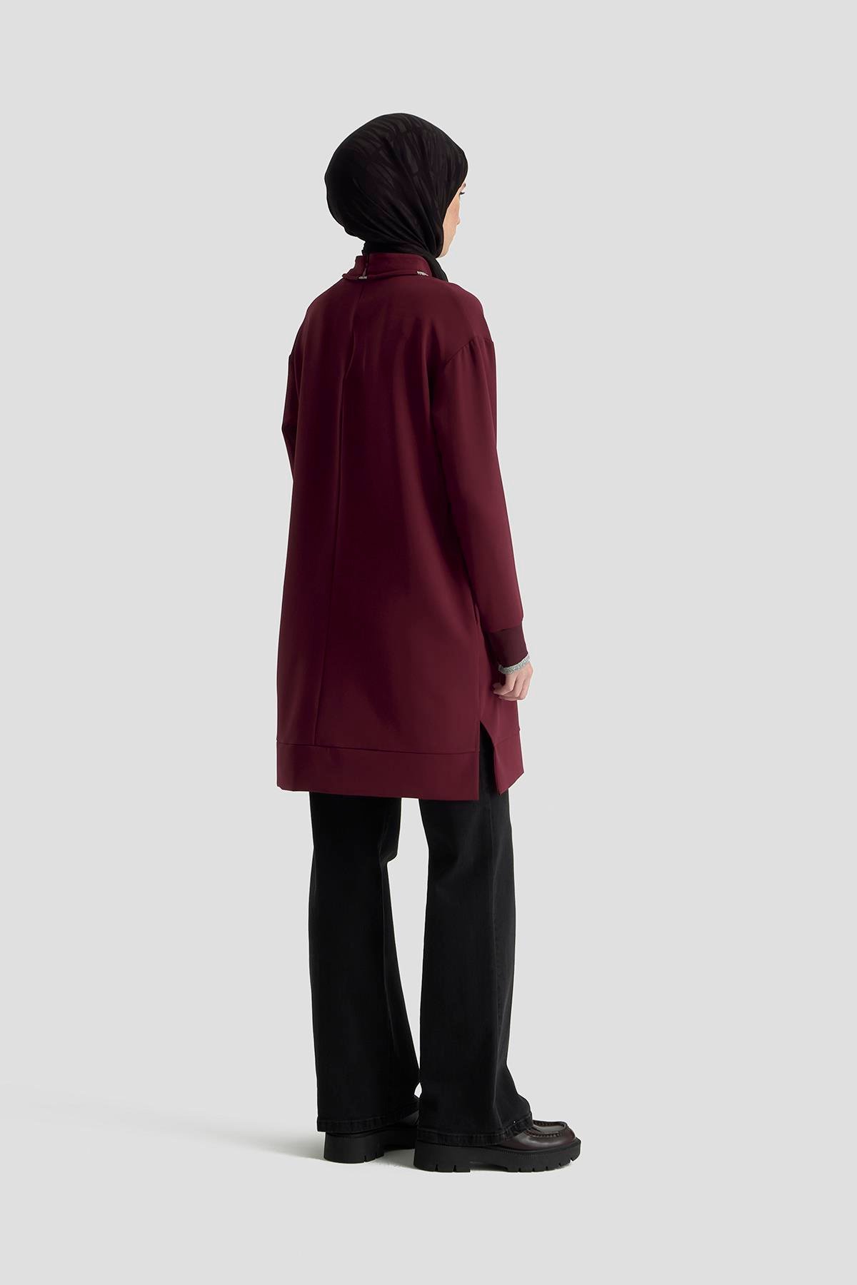 ARMİNE TREND Yakası Taş Bağcık Detaylı Kolları Ribanalı Fermuarlı Tunik Bordo 25KT436