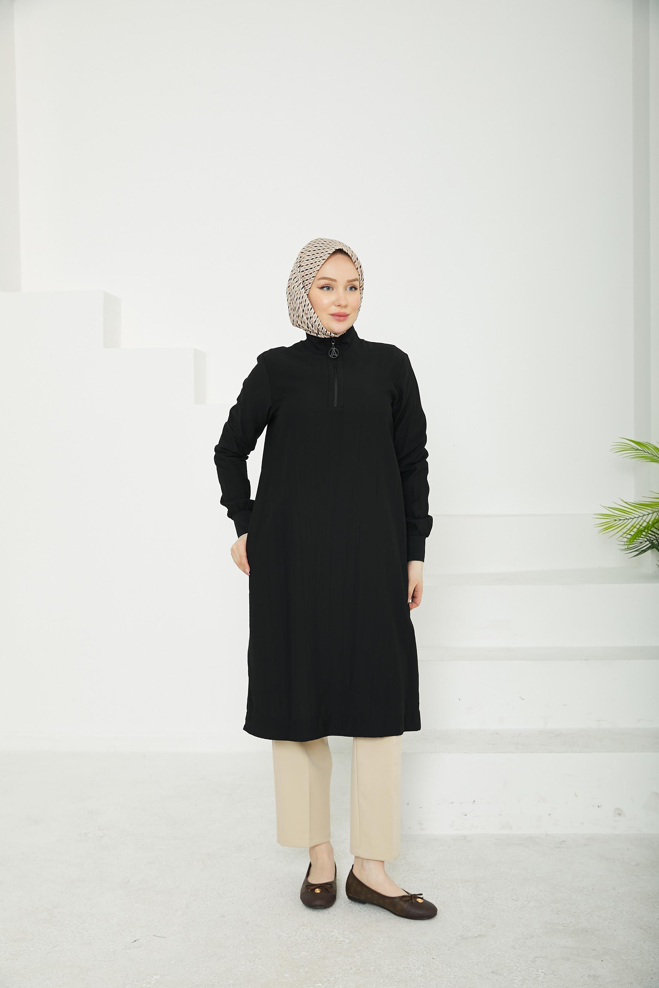ARMİNE TREND Yarım Fermuarlı Kolları ve Yakası Ribanalı Tunik-Siyah-25YT433