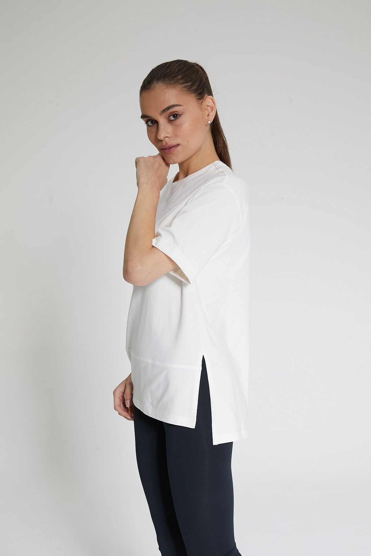 Beyaz Kadın Pamuklu Yırtmaçlı Oversize  T-shirt - Nors