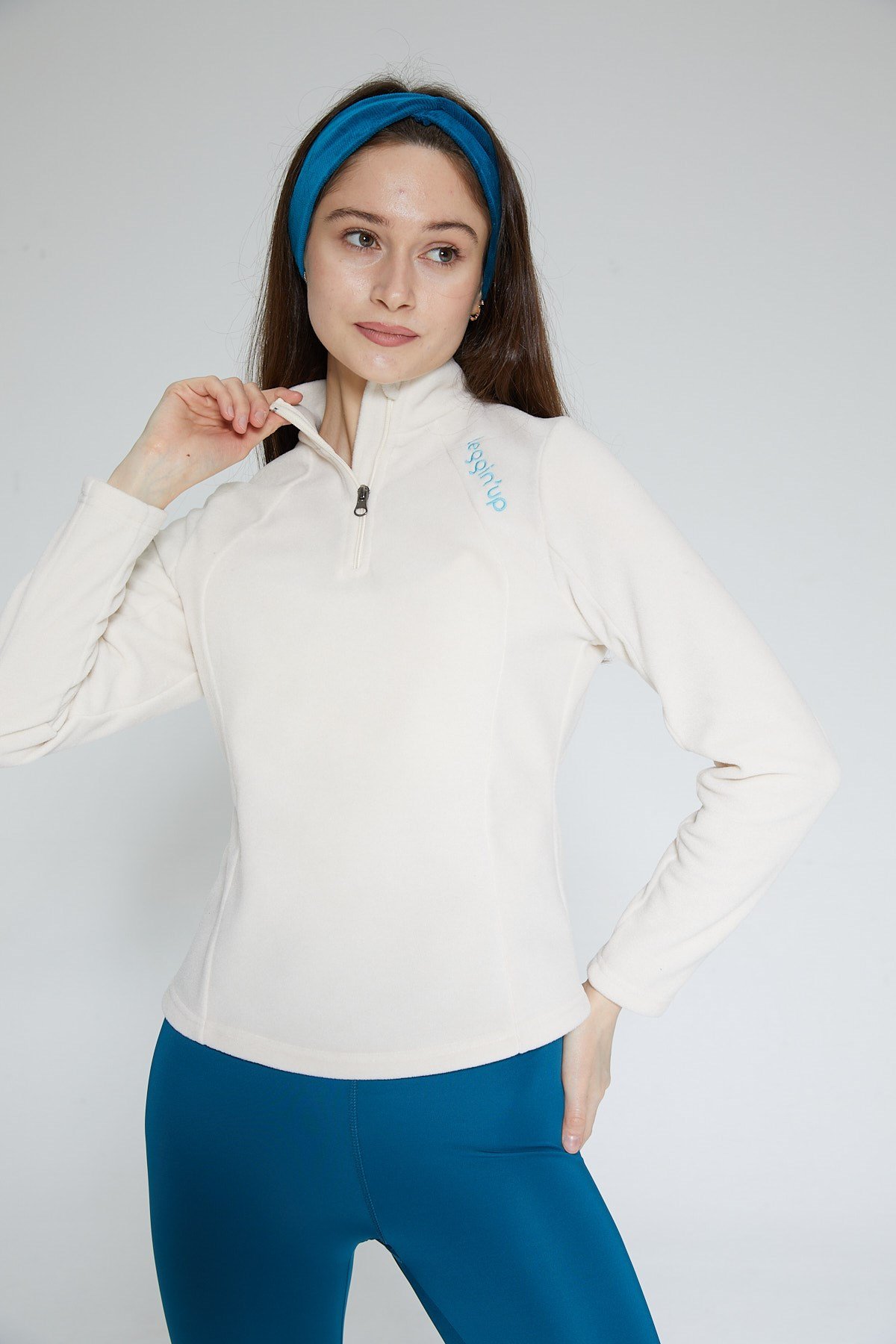 Beyaz Kadın Polar Sweatshirt Fermuarlı Dik Yaka- Vema