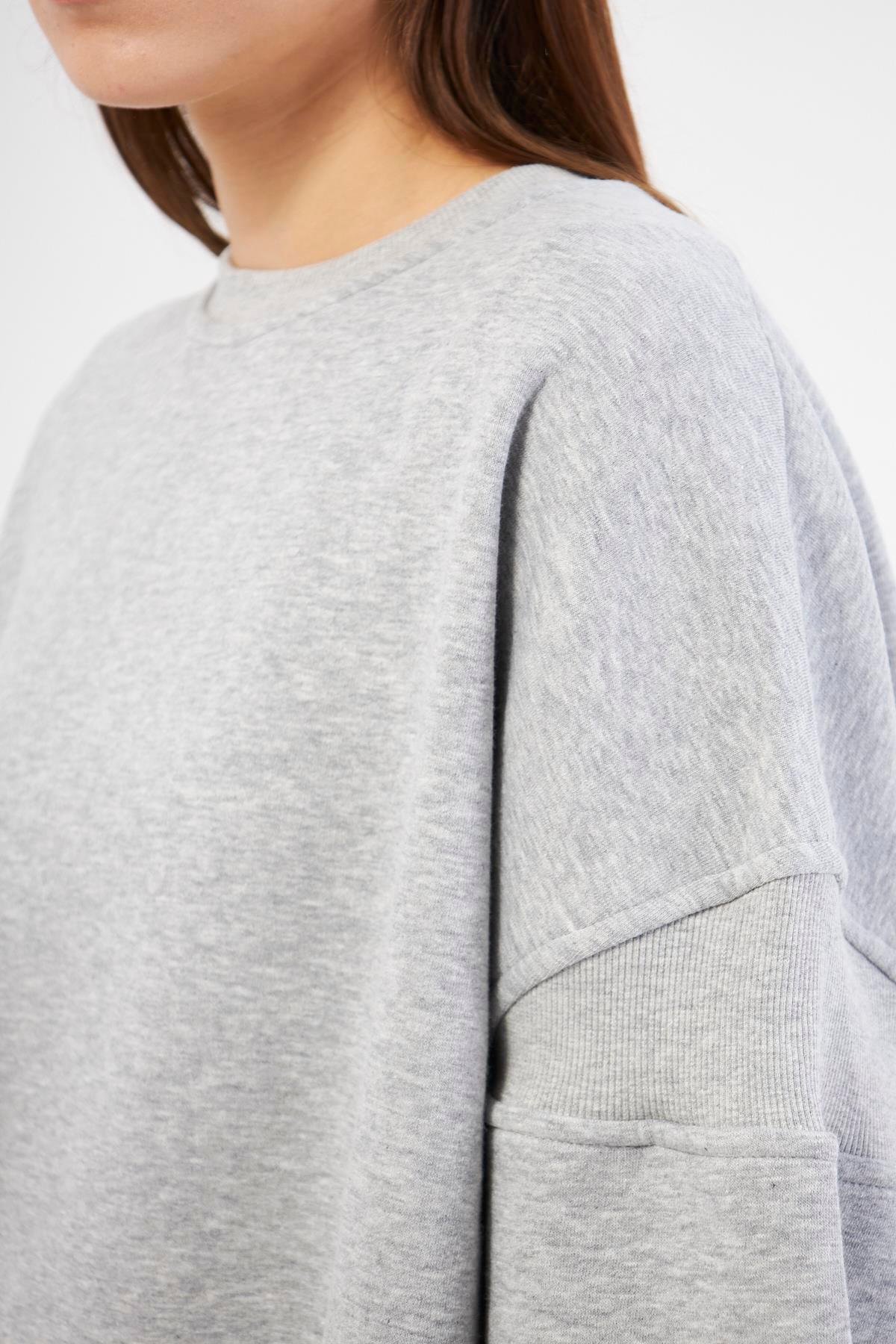 Gri Kadın Oversize Sırt Fermuarlı Sweatshirt - Fame