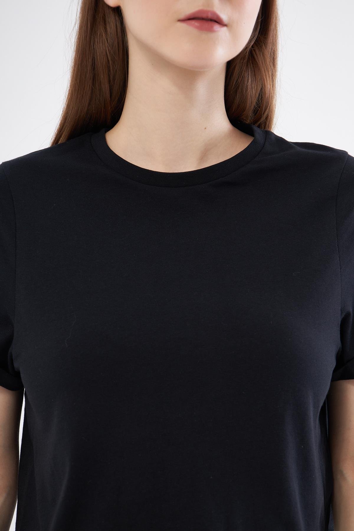 Kadın Siyah Crop T-shirt - Lila