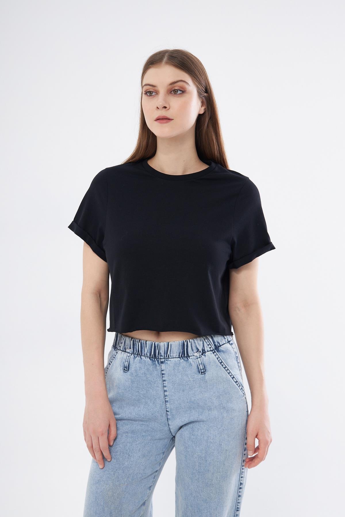 Kadın Siyah Crop T-shirt - Lila