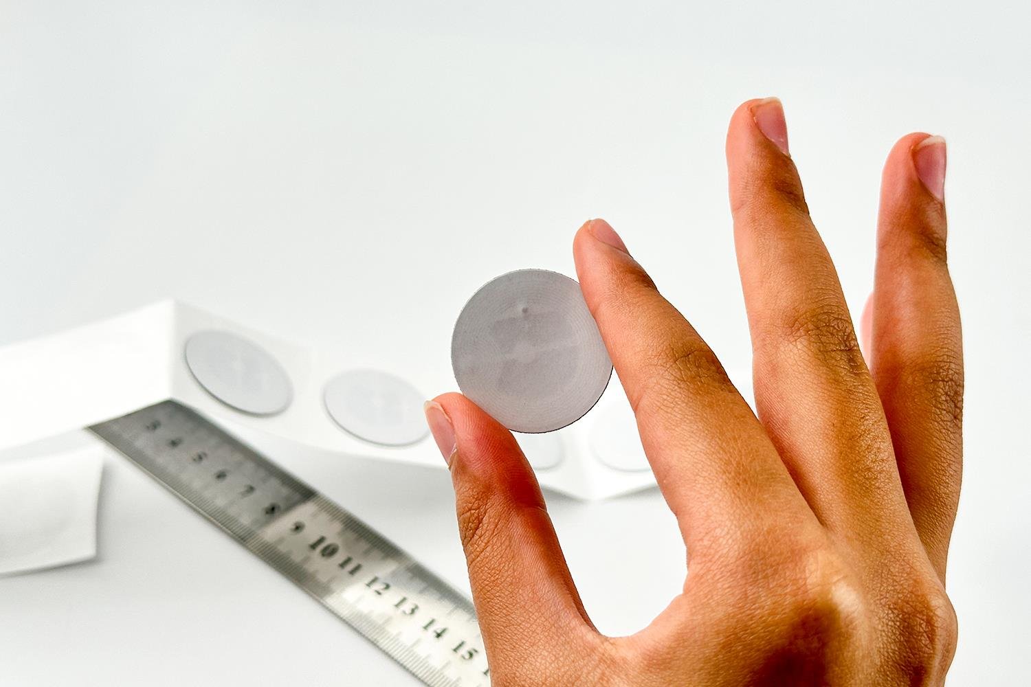 علامة مرنة مطبقة معدنية 30 مم HF RFID - Ntag213