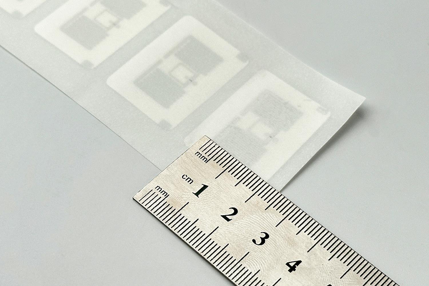 33x24 mm M4QT Çipli UHF RFID Label