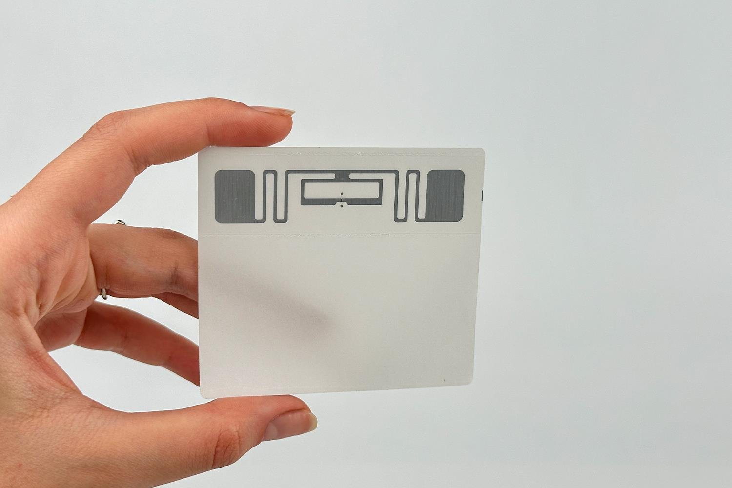 سلسلة U9 UHF RFID مقاس 80 × 70 مم مع لاصق قوي