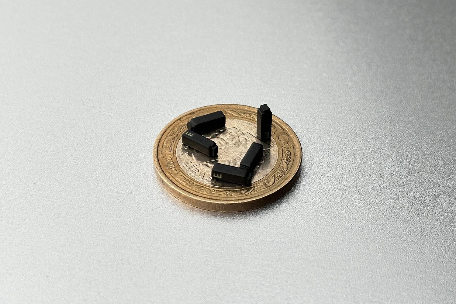 Anti Metal Seramik Rfid Varlık Takip Etiketi 6x2x2mm